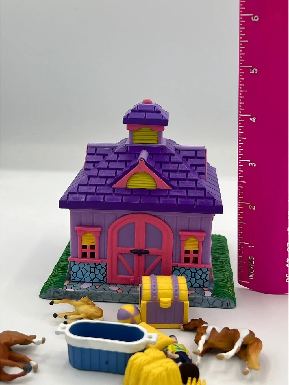 Retired Breyer Mini Whinnies Tropical Paradise Fold Out Barn #300103